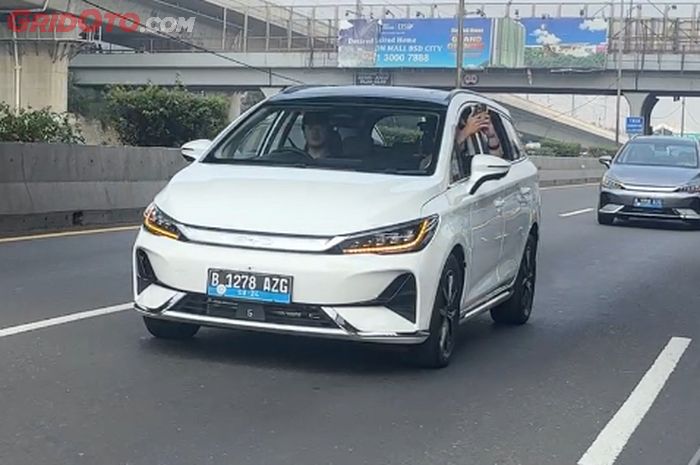 Ternyata Ini Perbedaan Mobil Listrik BYD M6 Standard dan Superior  Artikel ini telah tayang di https://www.gridoto.com dengan judul “Ternyata Ini Perbedaan Mobil Listrik BYD M6 Standard dan Superior